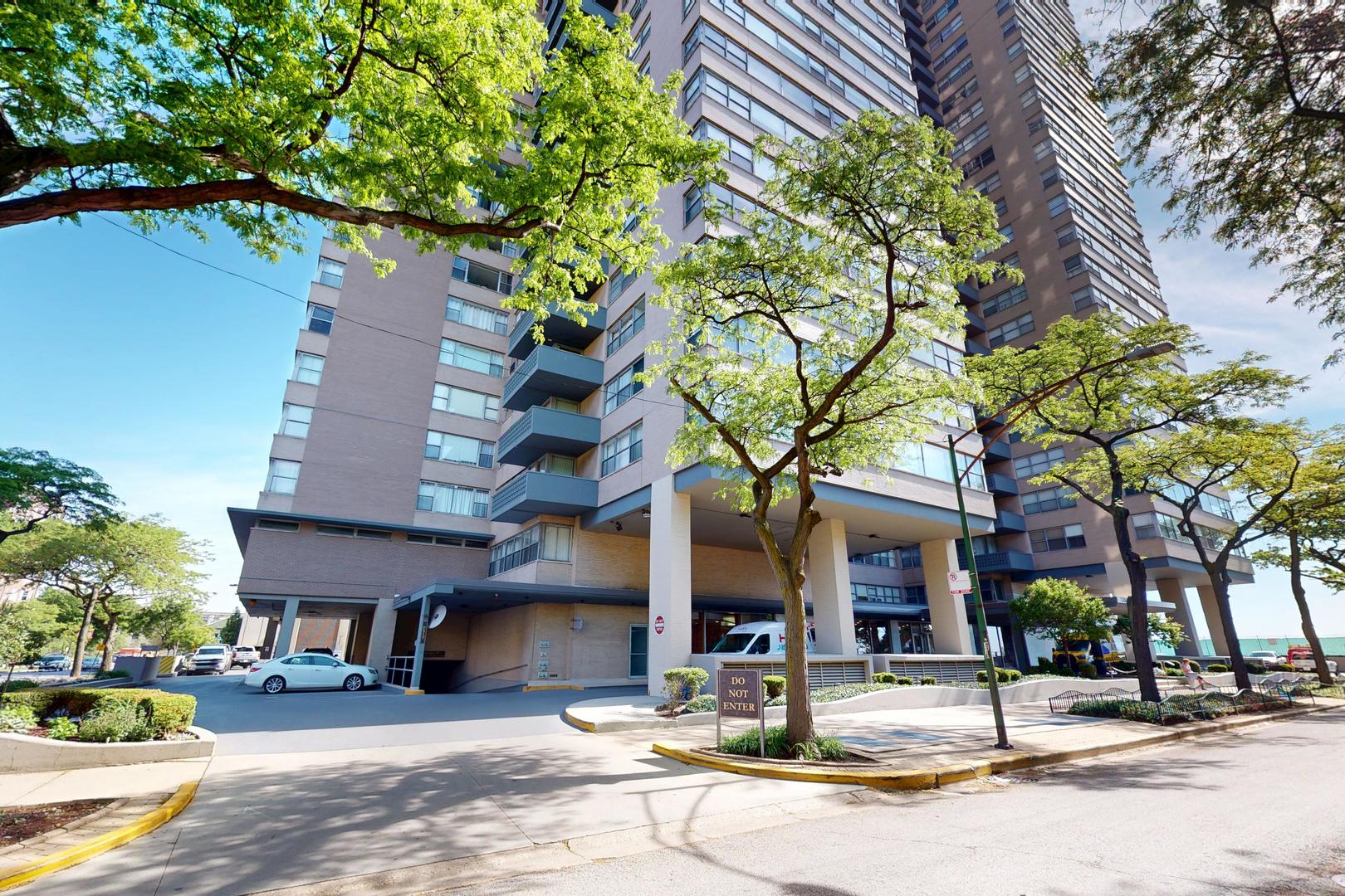 2nd image of 6301 N Sheridan Rd #18E, Chicago, IL 60660 | MLS# 12718976
