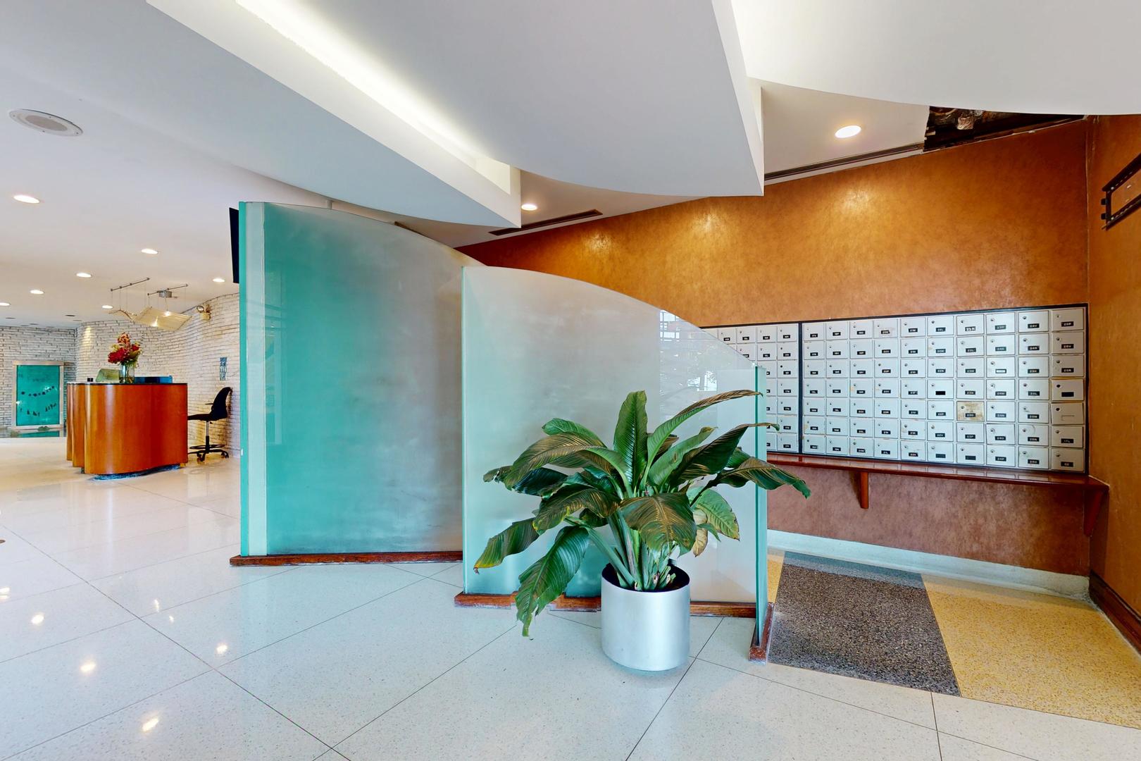 3rd image of 6301 N Sheridan Rd #18E, Chicago, IL 60660 | MLS# 12718976