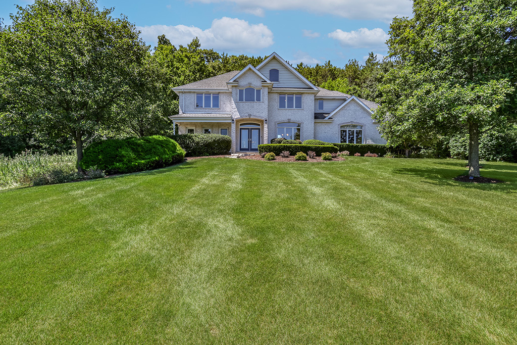 2nd image of 16556 Pine Hill Dr, Homer Glen, IL 60491 | MLS# 12719012