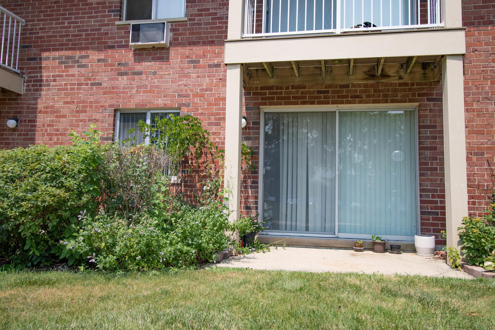 Photo 2 of Condo for sale at 2 Villa Verde Dr #113, Buffalo Grove, IL 60089 | MLS# 12719044 | Listing updated on 2026-09-06