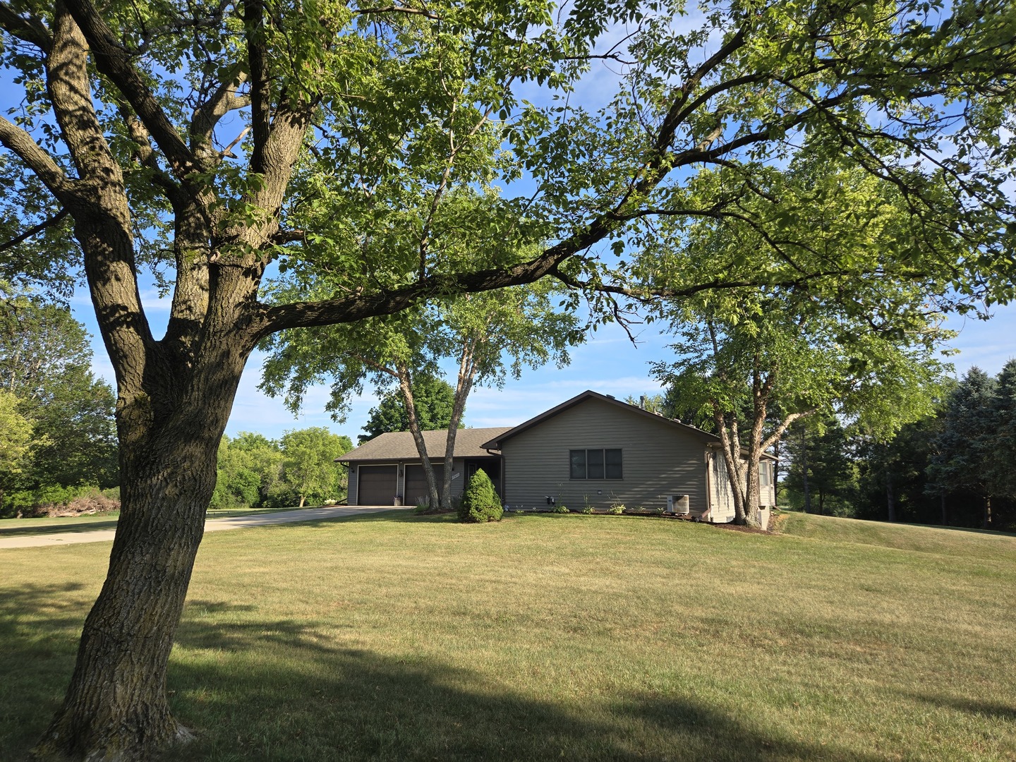 1st image of 17019 Hebron Rd, Harvard, IL 60033 | MLS# 12719237