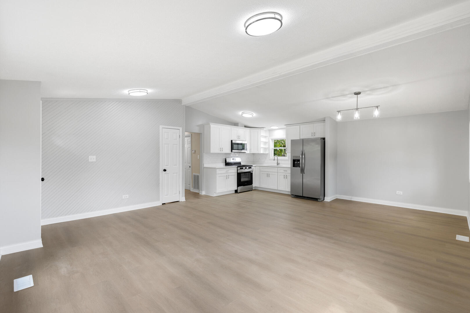 3rd image of 1139 W Barry Ln, Sauk Village, IL 60411 | MLS# 12719244