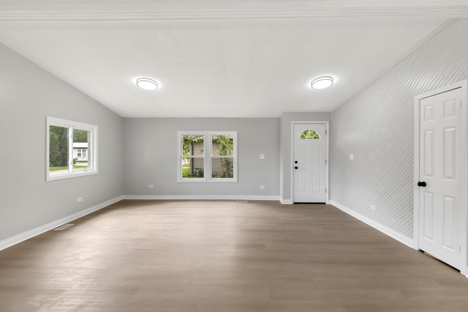 4th image of 1139 W Barry Ln, Sauk Village, IL 60411 | MLS# 12719244