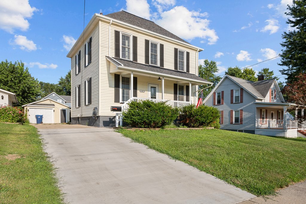 2nd image of 226 S Park St, Kewanee, IL 61443 | MLS# 12719468