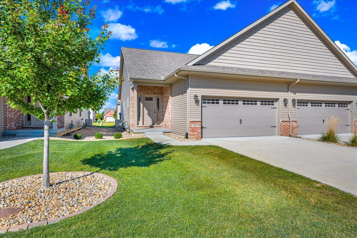 1st image of 1807 Glenbridge Rd, Bloomington, IL 61704 | MLS# 12719482