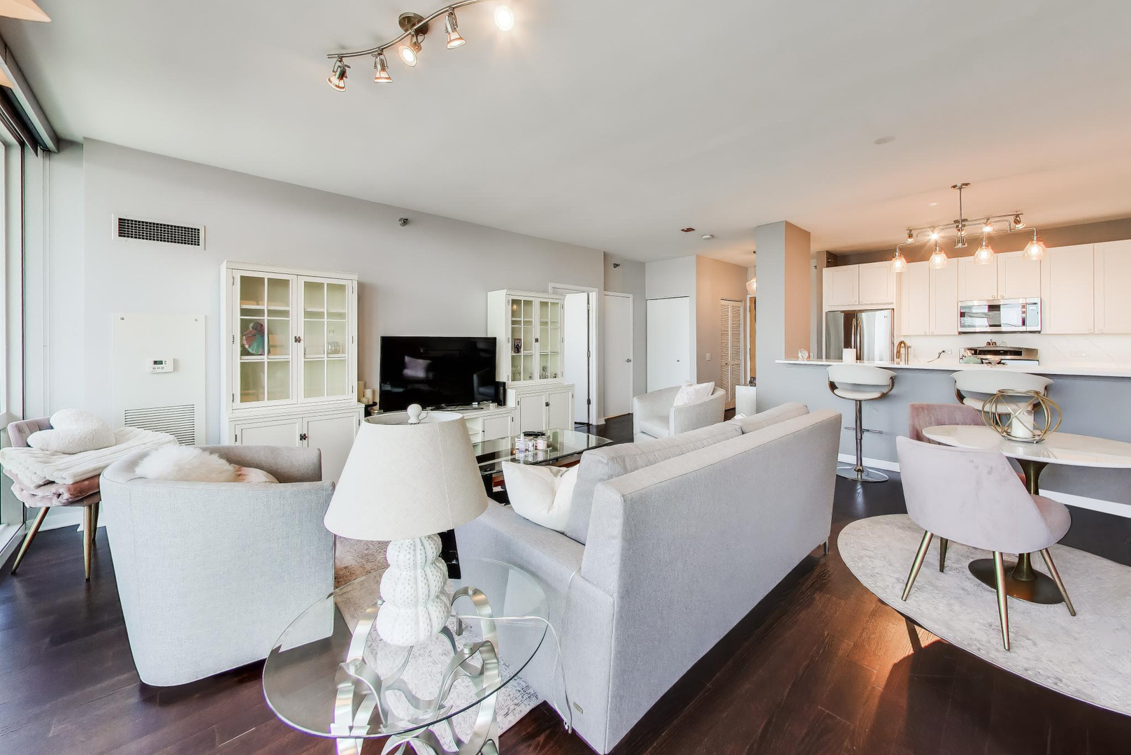 3rd image of 757 N Orleans St #1105, Chicago, IL 60654 | MLS# 12719624