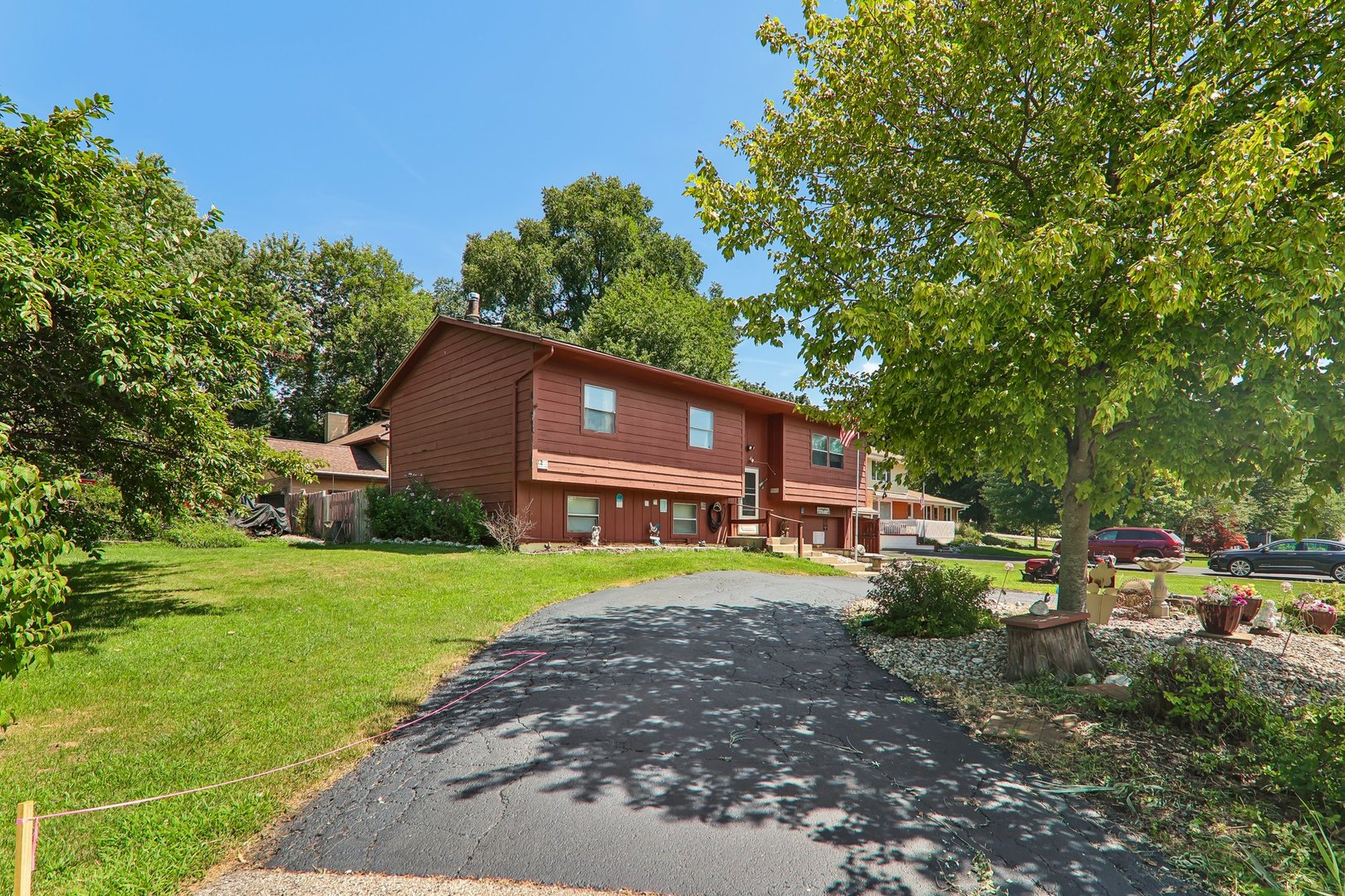 2nd image of 801 Sheridan Dr, Wauconda, IL 60084 | MLS# 12719630