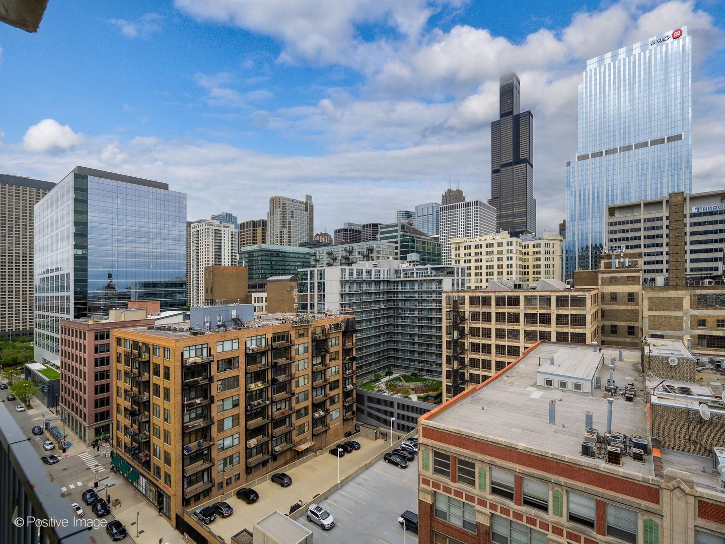 3rd image of 700 W Van Buren St #1401, Chicago, IL 60607 | MLS# 12719719