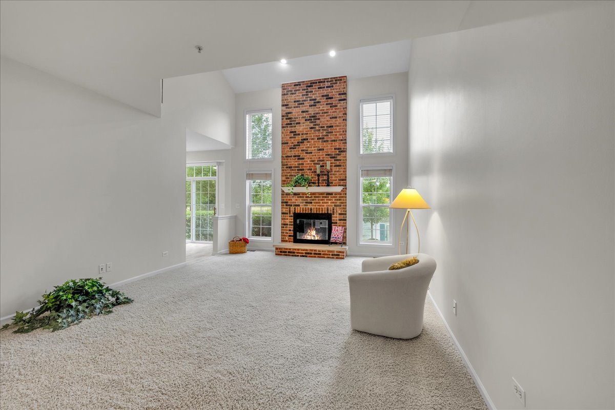 5th image of 2034 Ivy Ridge Dr, Hoffman Estates, IL 60192 | MLS# 12719722