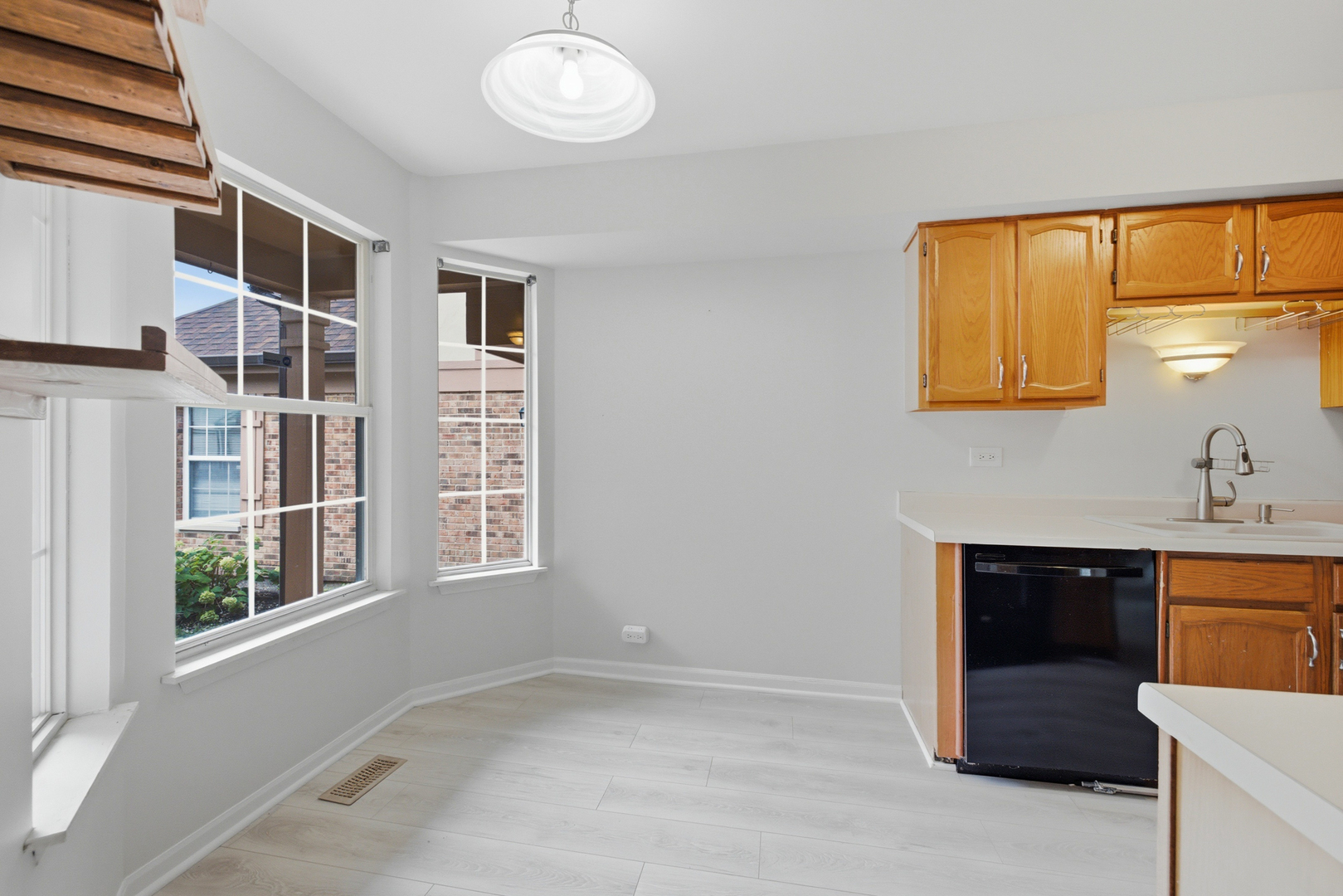 4th image of 2020 Quaker Hollow Ln #0, Streamwood, IL 60107 | MLS# 12719743