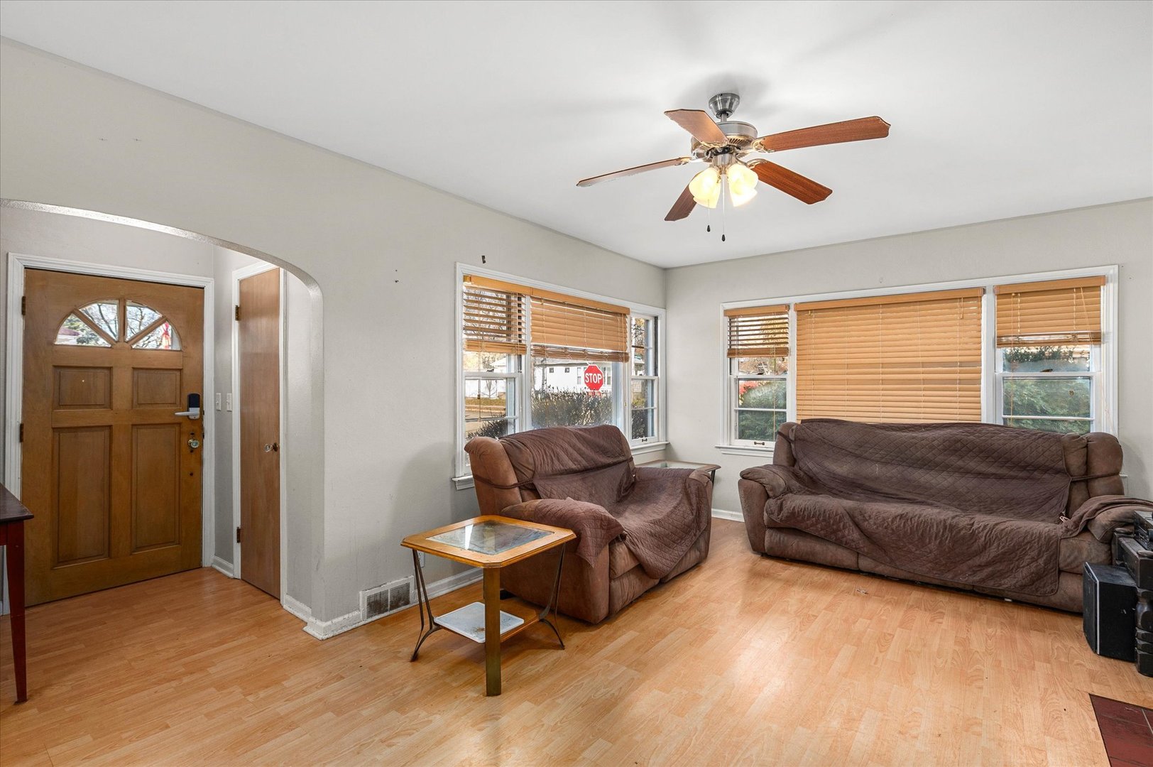 4th image of 1060 Catherine St, Joliet, IL 60435 | MLS# 12719752