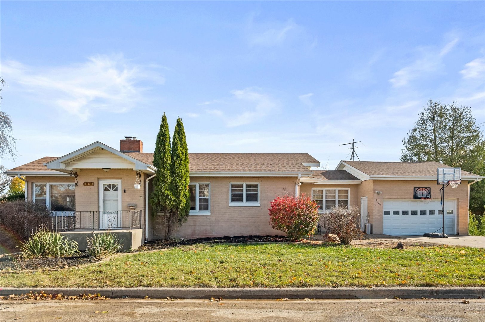 1st image of 1060 Catherine St, Joliet, IL 60435 | MLS# 12719752