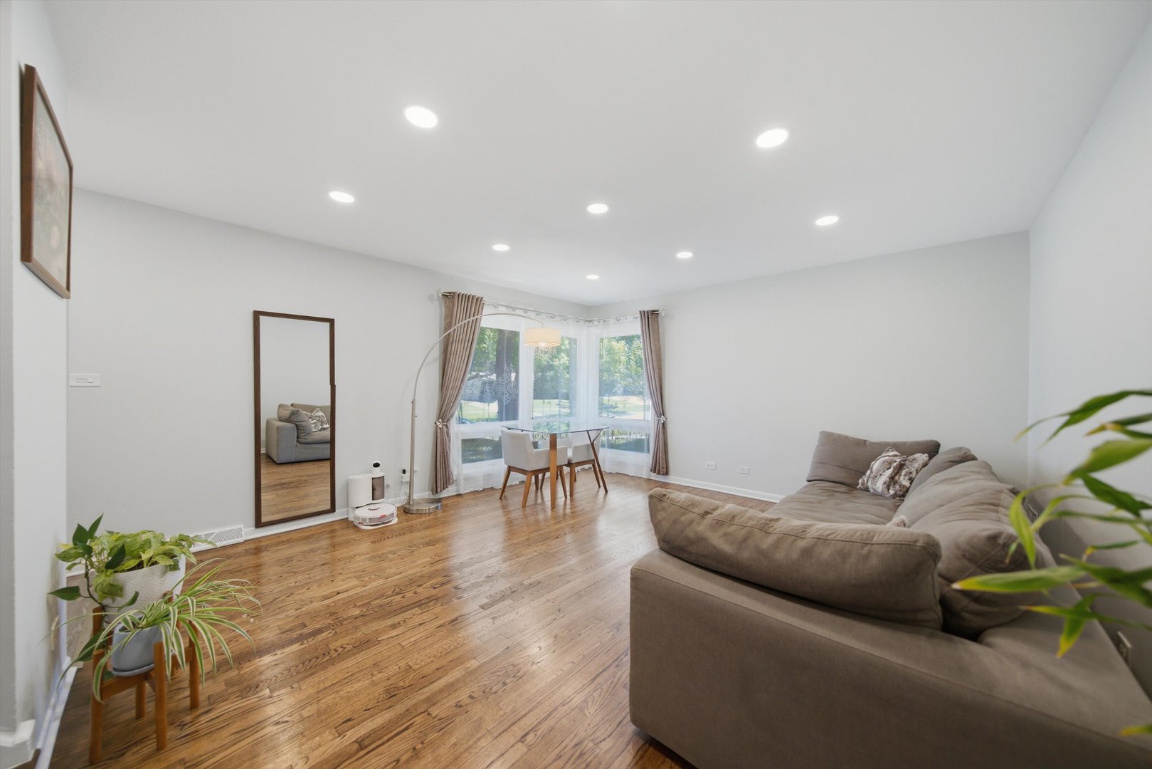 3rd image of 1220 N Wheeling Rd, Mount Prospect, IL 60056 | MLS# 12719756