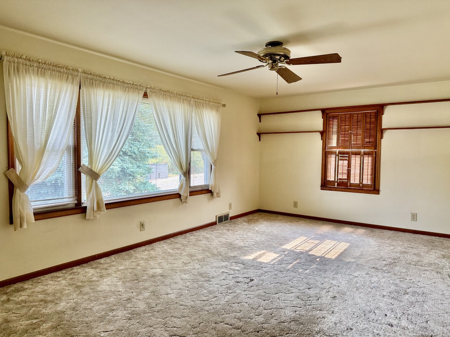 3rd image of 1021 7Th St, Peru, IL 61354 | MLS# 12719837