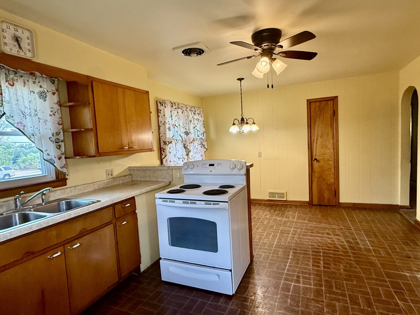 5th image of 1021 7Th St, Peru, IL 61354 | MLS# 12719837