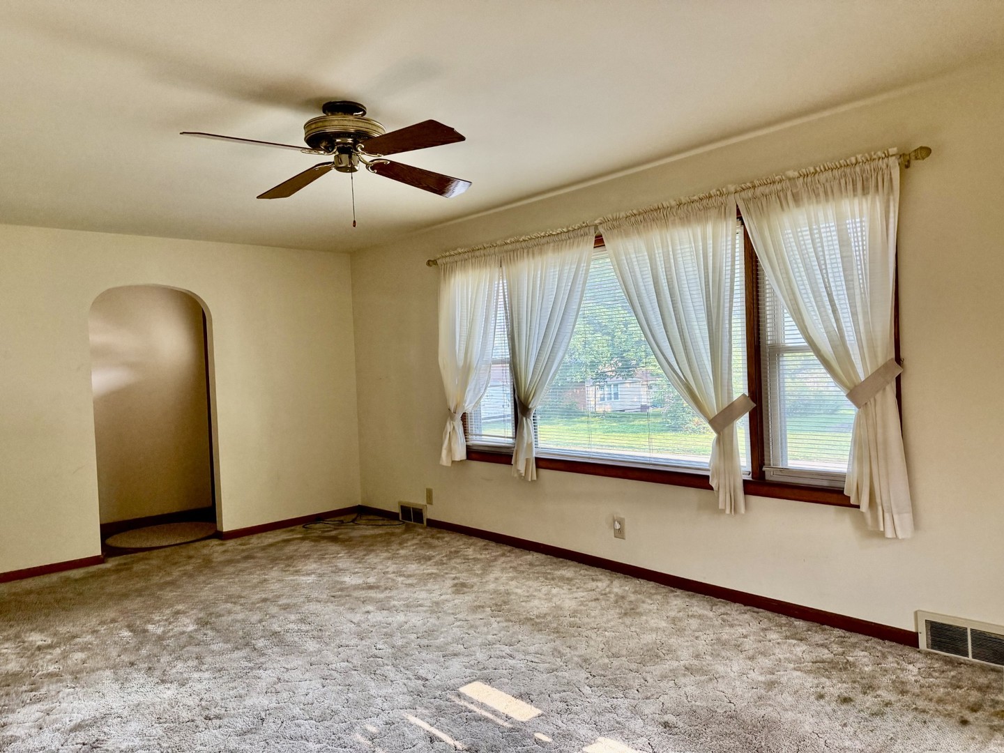 2nd image of 1021 7th St, Peru, IL 61354 | MLS# 12719837