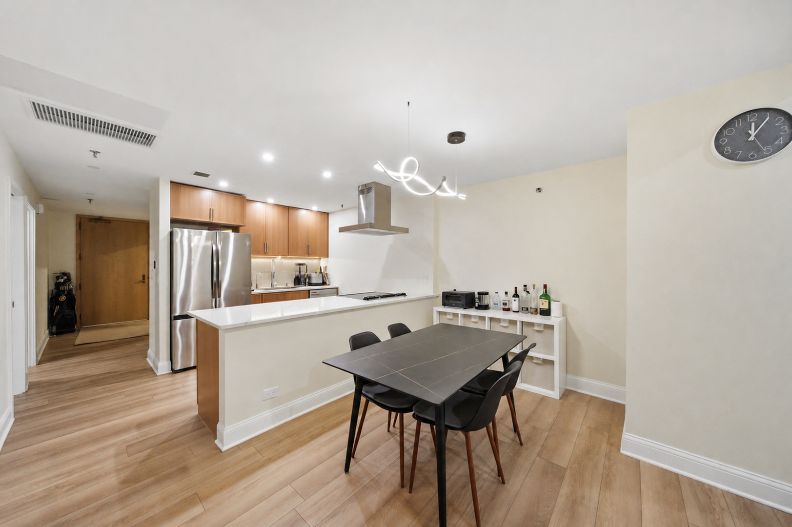2nd image of 680 N Lake Shore Dr #913, Chicago, IL 60611 | MLS# 12719965