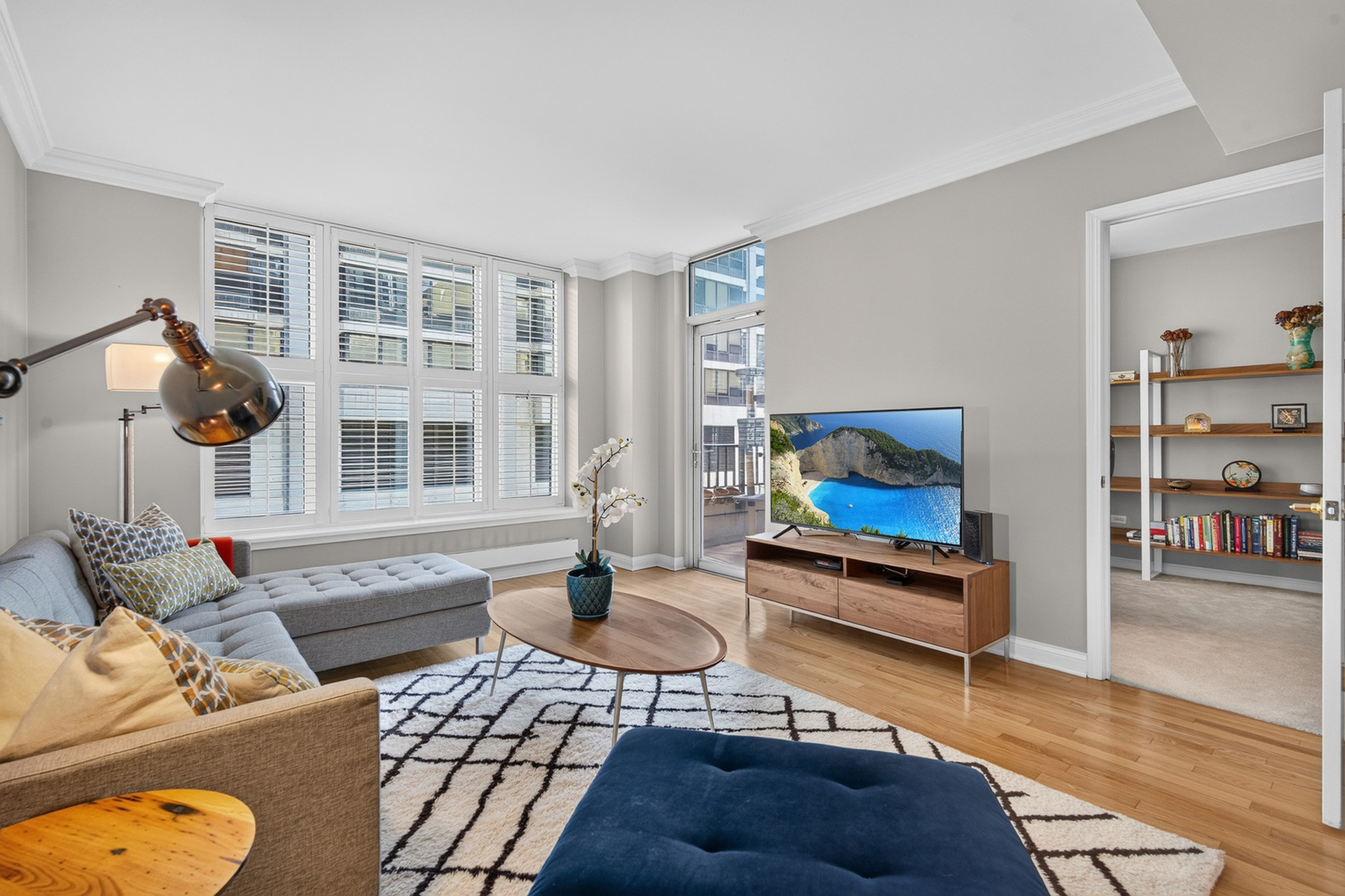 2nd image of 25 E Superior St, Chicago, IL 60611