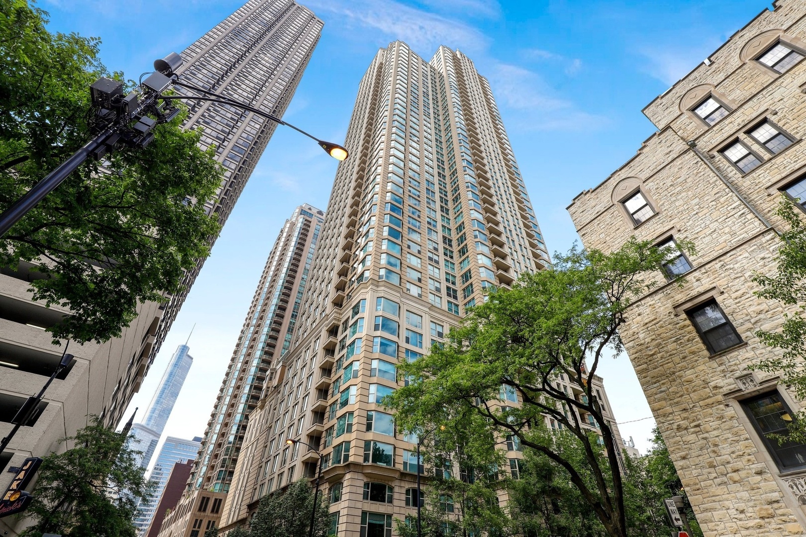 1st image of 25 E Superior St, Chicago, IL 60611
