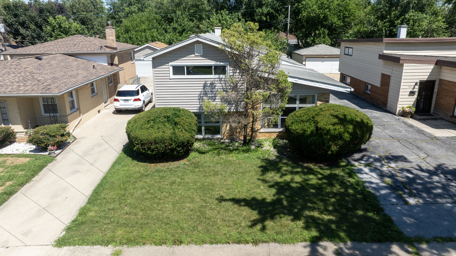 2nd image of 15539 Dobson Ave, Dolton, IL 60419 | MLS# 12720222