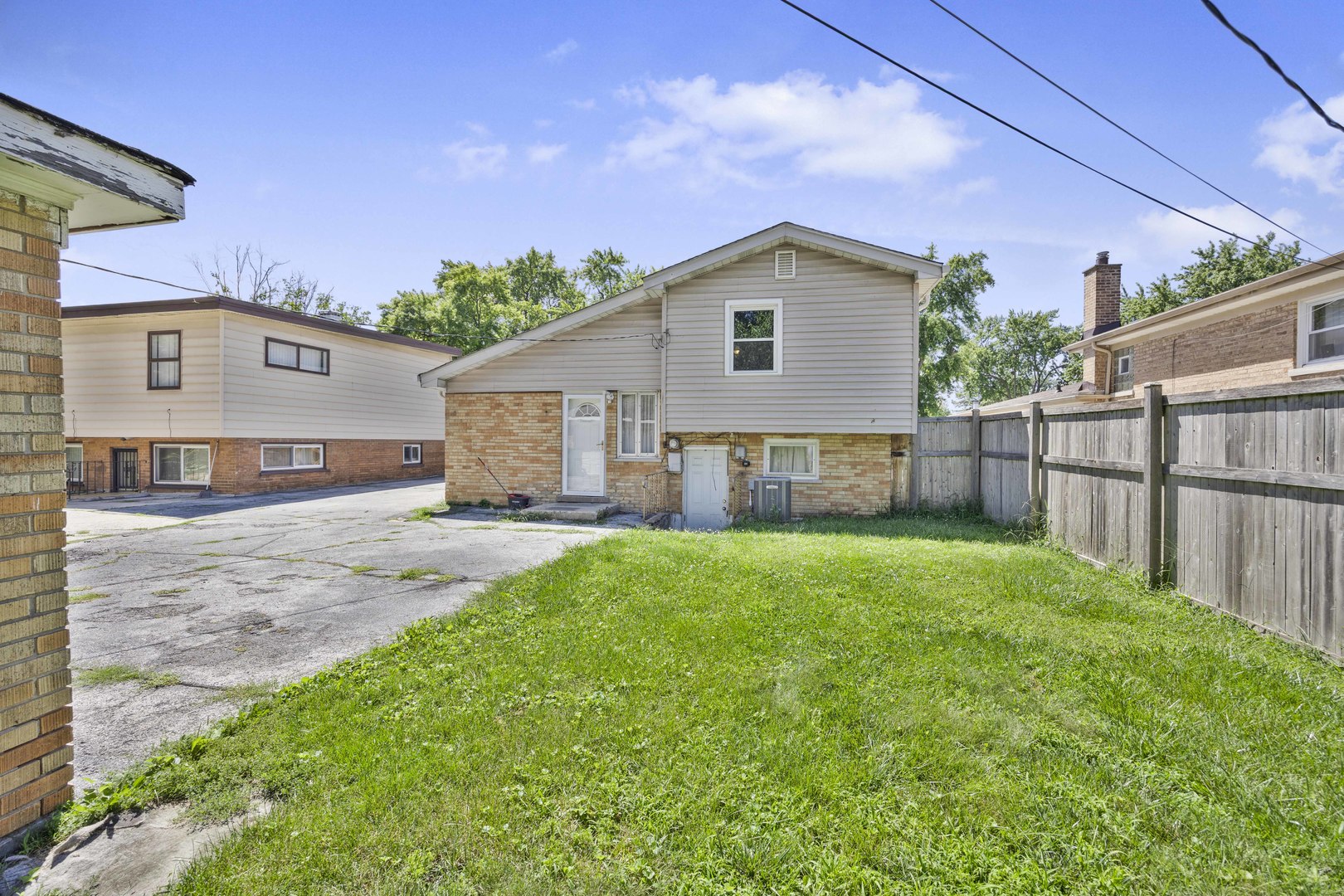 3rd image of 15539 Dobson Ave, Dolton, IL 60419 | MLS# 12720222