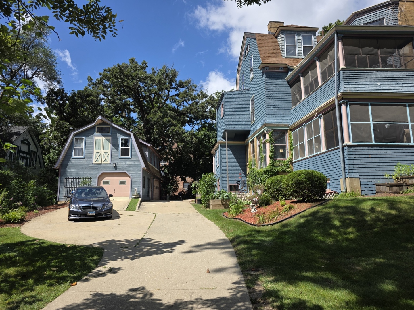 3rd image of 705 W Highland Ave, Elgin, IL 60123 | MLS# 12720346