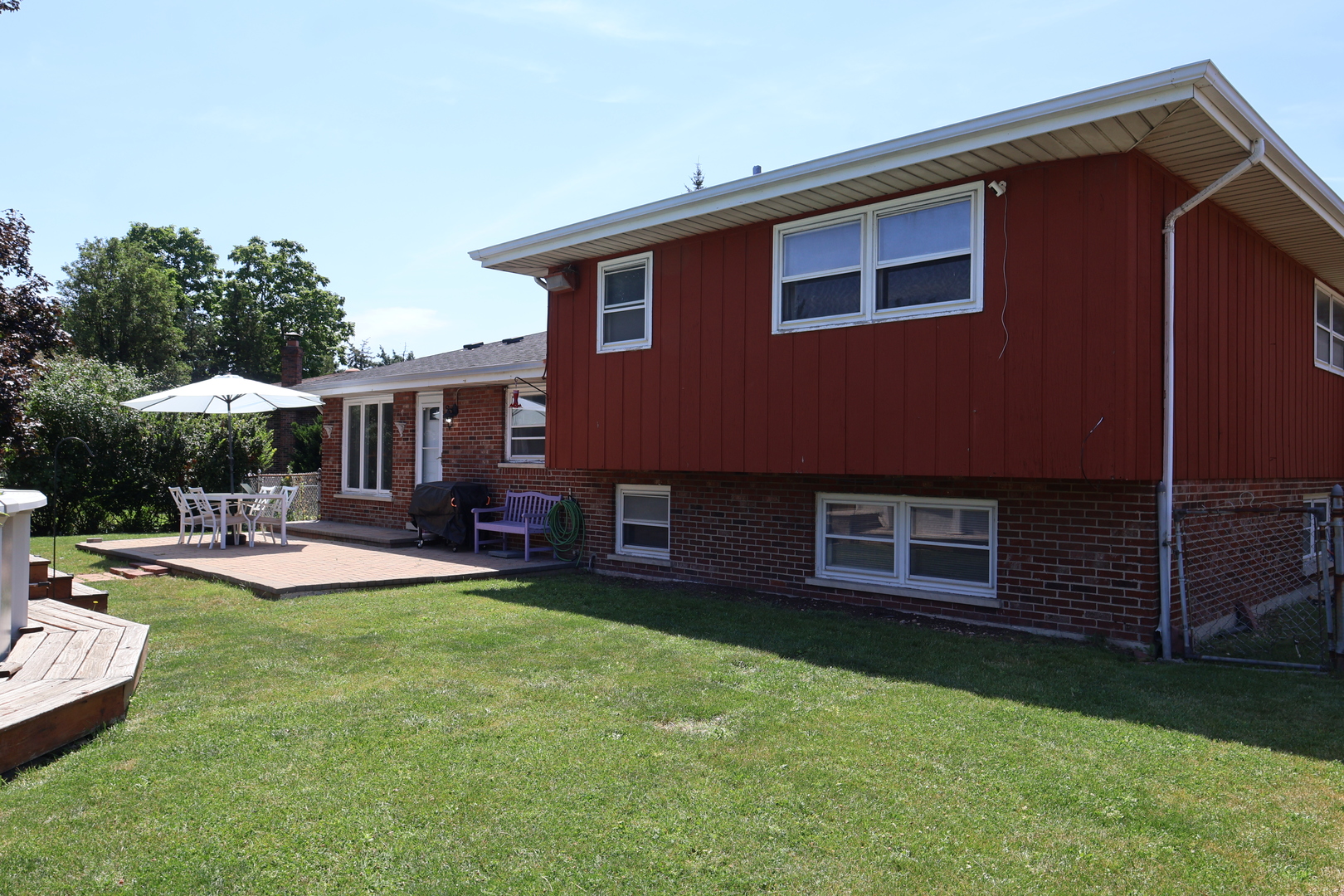 5th image of 510 W Millns Ct, Addison, IL 60101 | MLS# 12720387
