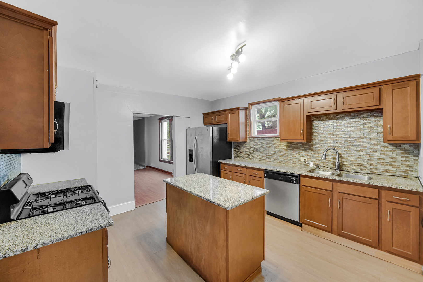 2nd image of 505 154th Pl, Calumet City, IL 60409 | MLS# 12720409
