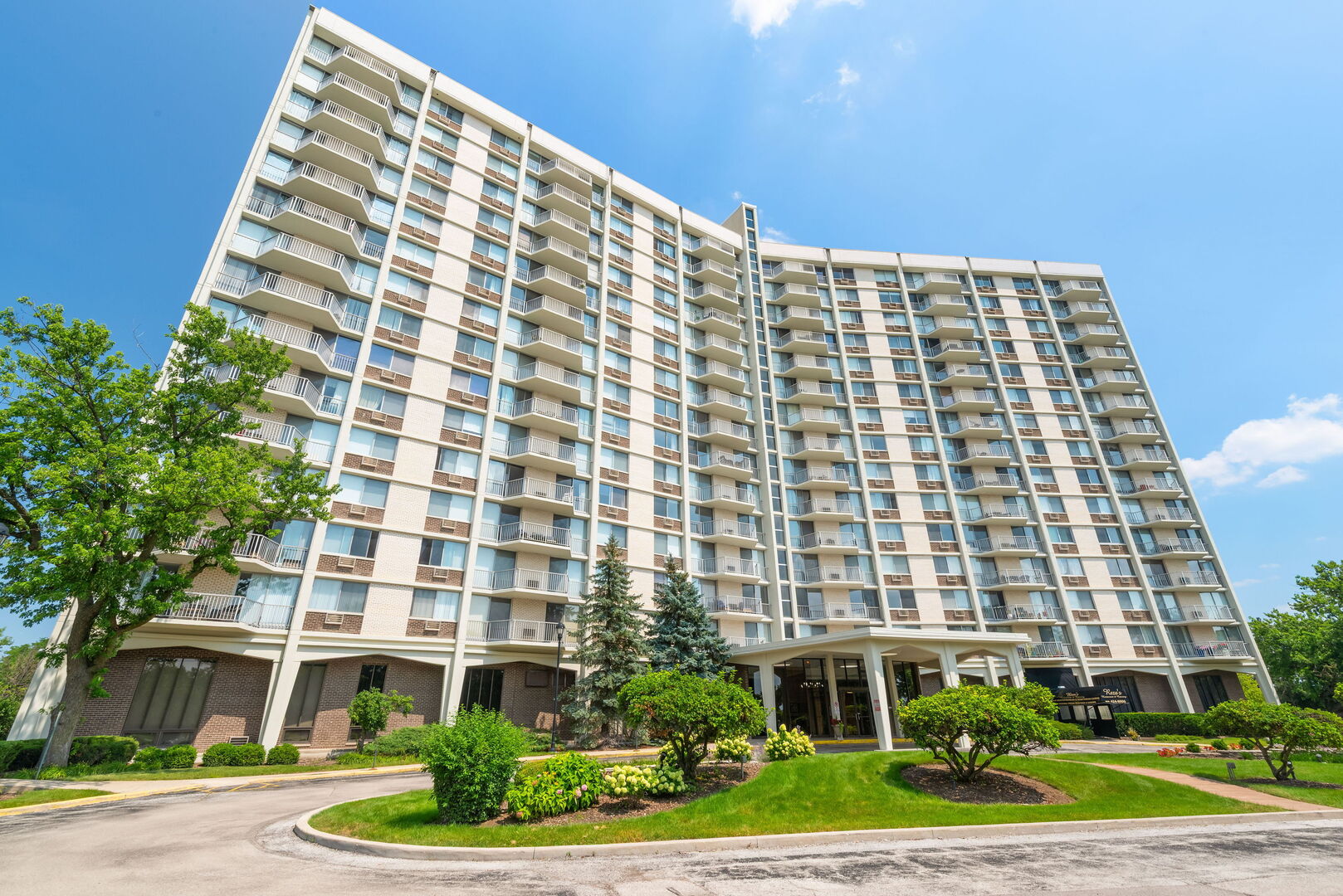 2nd image of 40 N Tower Rd N #6N, Oak Brook, IL 60523 | MLS# 12720413