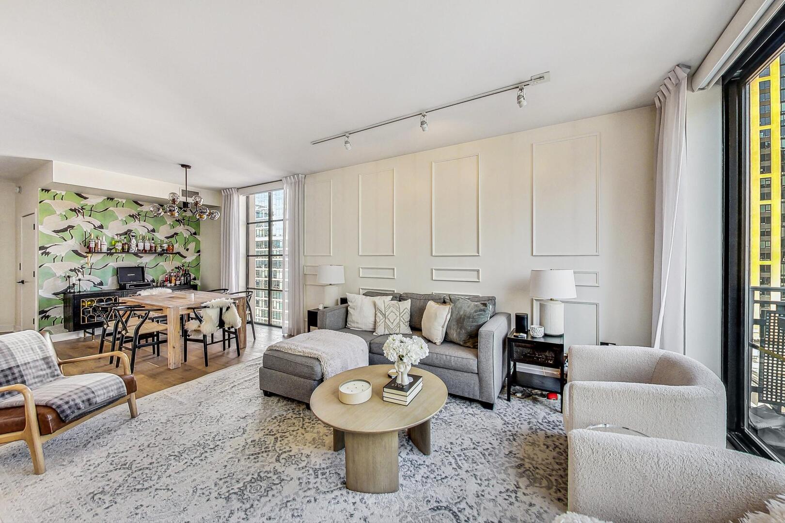 3rd image of 744 N Clark St, Chicago, IL 60654