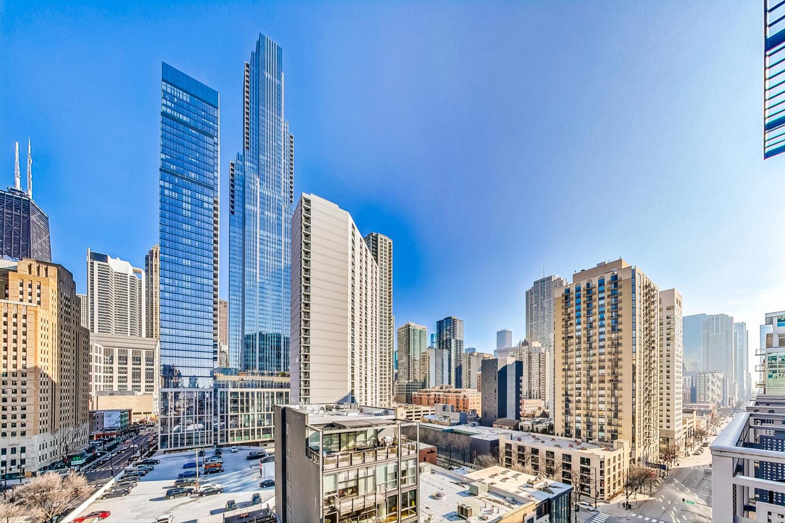 2nd image of 744 N Clark St, Chicago, IL 60654