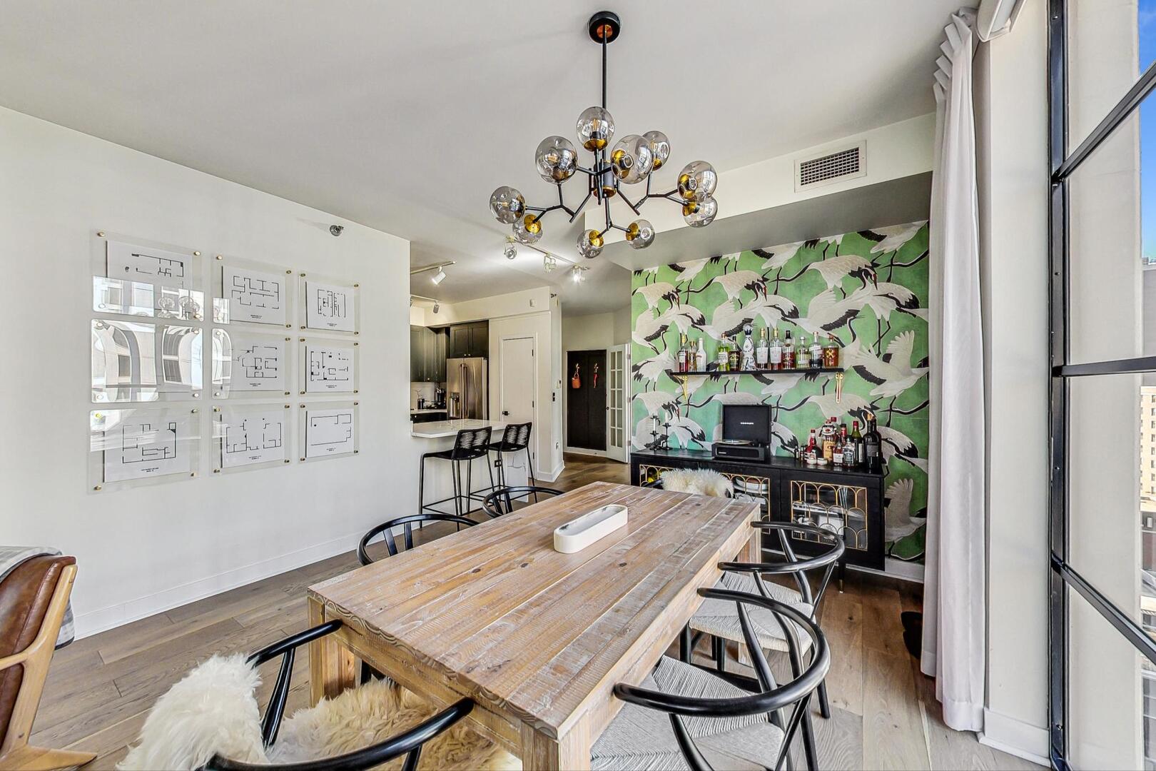5th image of 744 N Clark St, Chicago, IL 60654