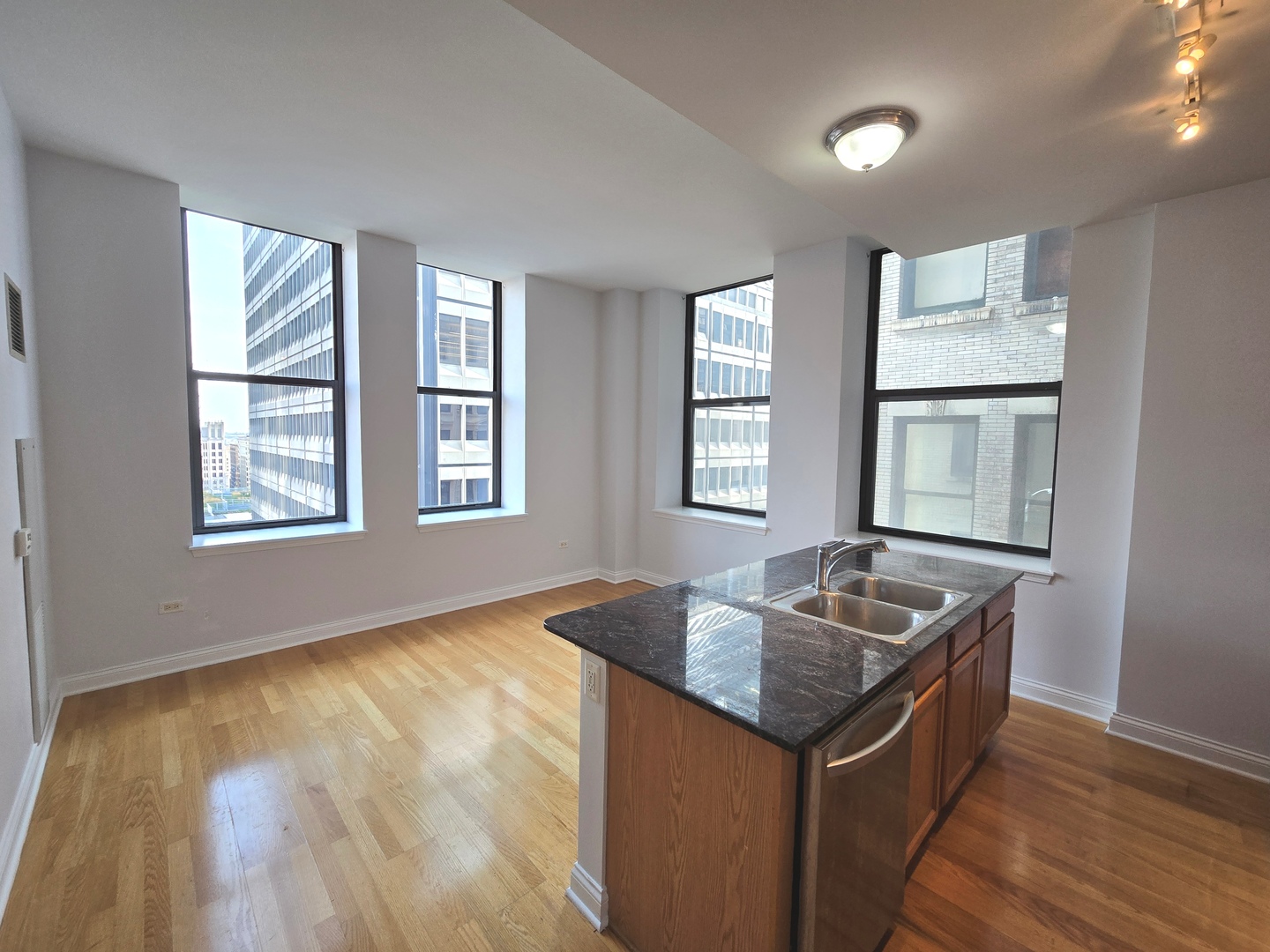 4th image of 8 W Monroe St #1800, Chicago, IL 60603 | MLS# 12720519