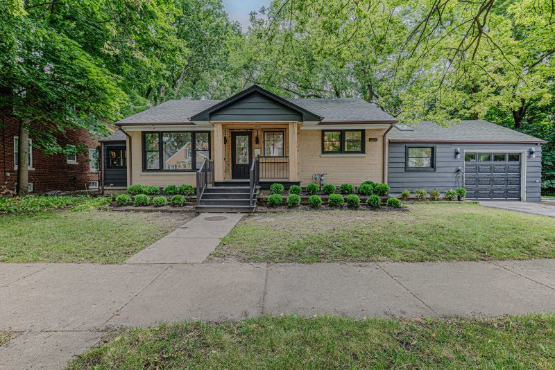 1st image of 1500 Noyes St, Evanston, IL 60201 | MLS# 12720572