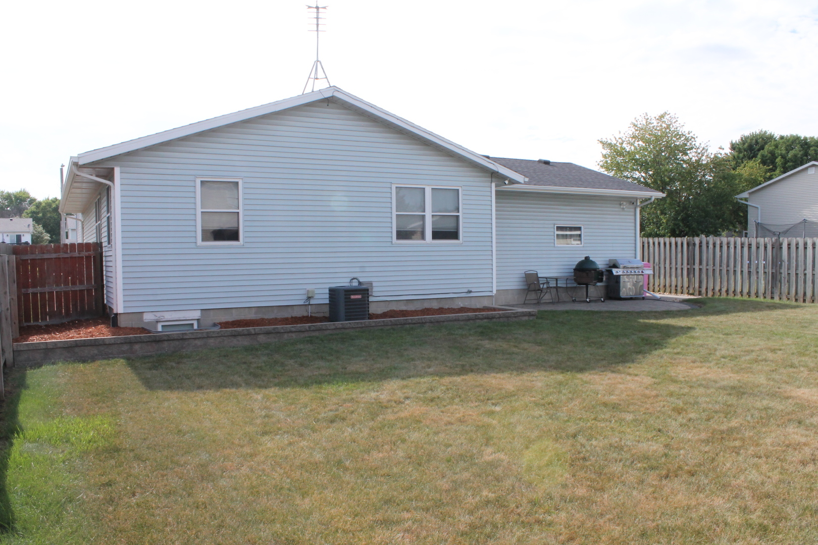 3rd image of 916 Birchwood Dr, Colona, IL 61241 | MLS# 12720577