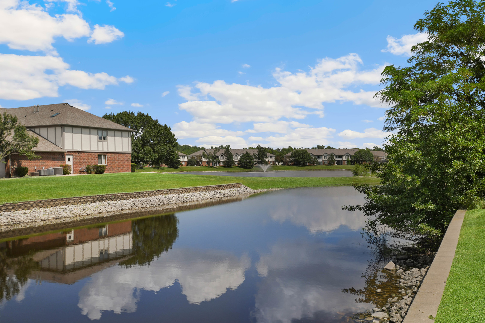 2nd image of 6252 Kallsen Dr, Tinley Park, IL 60477