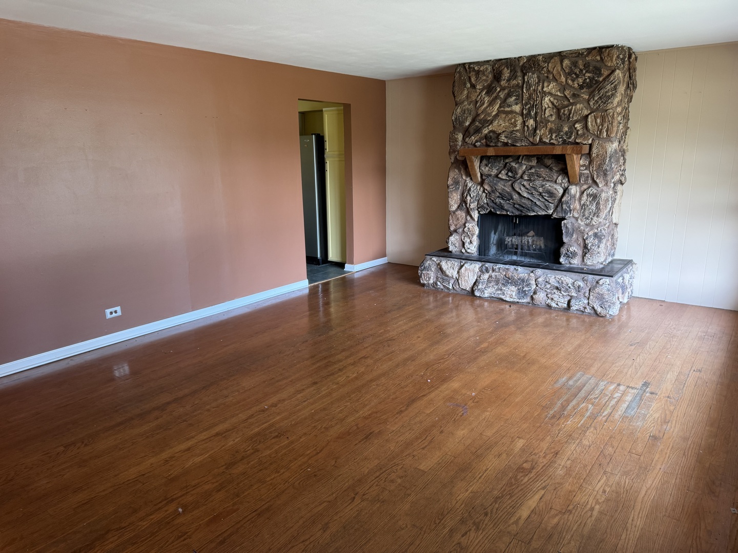3rd image of 48 Rosemont Ave, Roselle, IL 60172 | MLS# 12720582