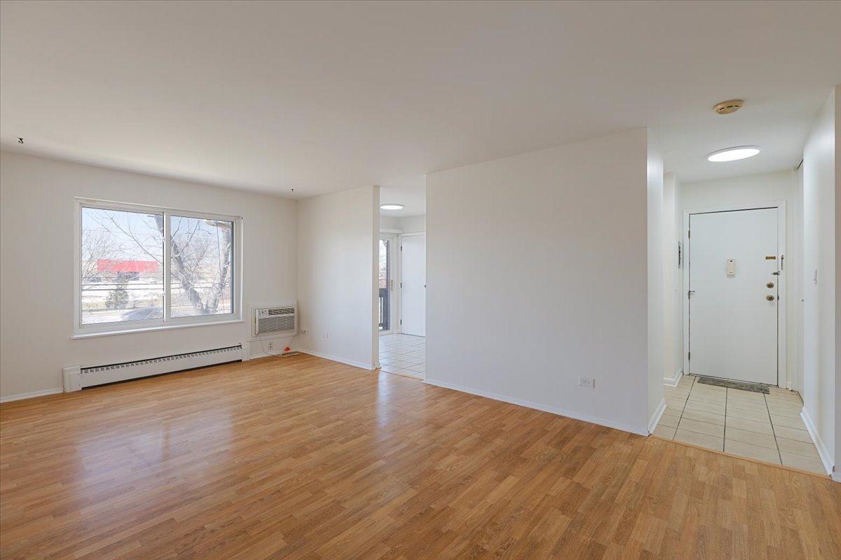 2nd image of 701 S Elmhurst Rd #H, Des Plaines, IL 60016 | MLS# 12720640