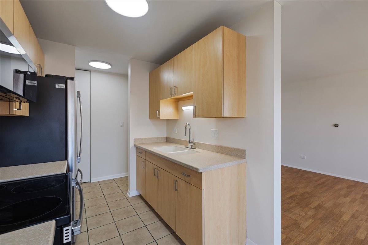 5th image of 701 S Elmhurst Rd #H, Des Plaines, IL 60016 | MLS# 12720640