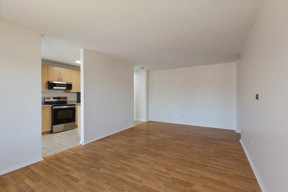 4th image of 701 S Elmhurst Rd #H, Des Plaines, IL 60016 | MLS# 12720640
