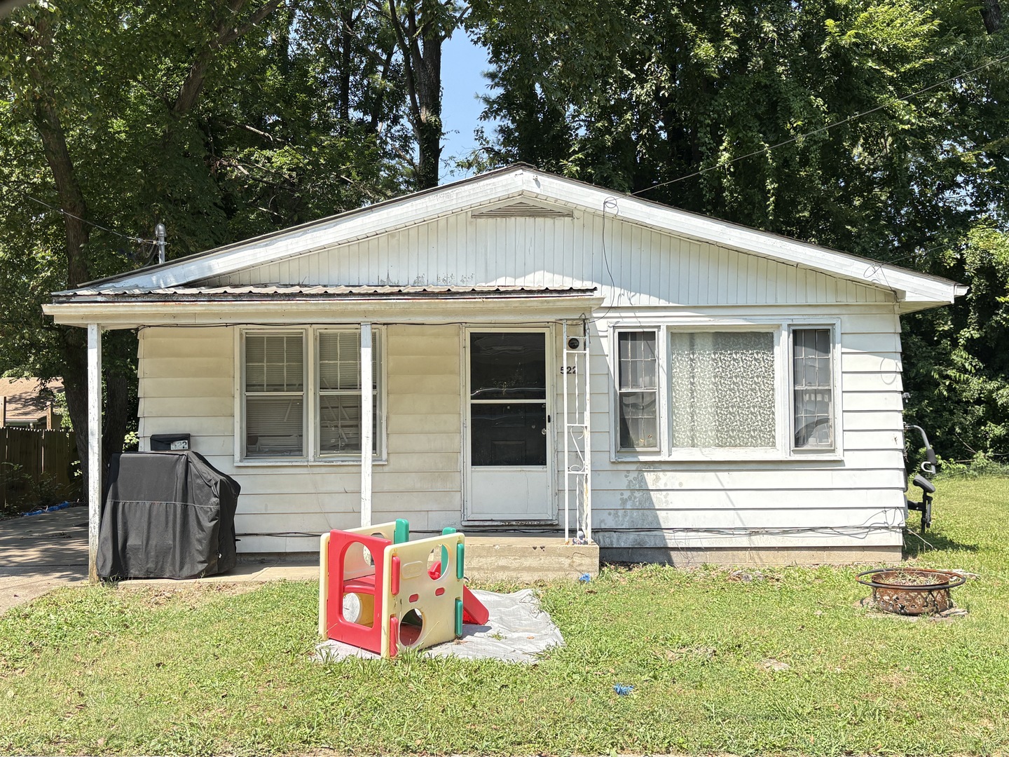 1st image of 522 N Allyn St, Carbondale, IL 62901 | MLS# 12720653