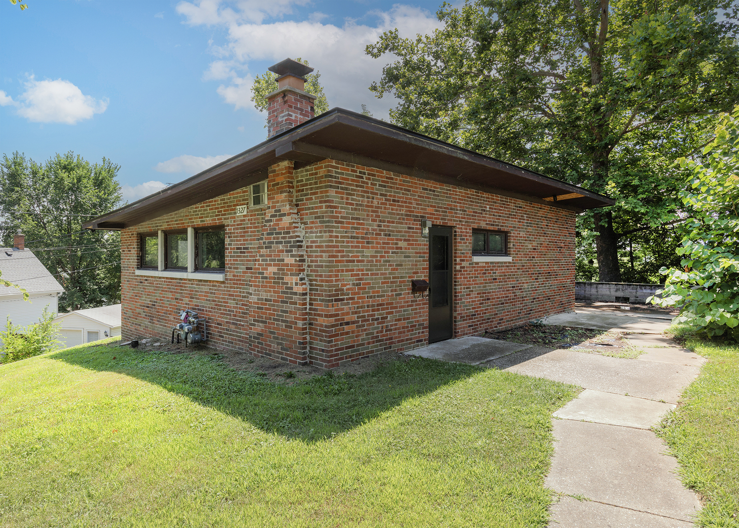 5th image of 1325-1327 Clay St, Davenport, IA 52804 | MLS# 12720764