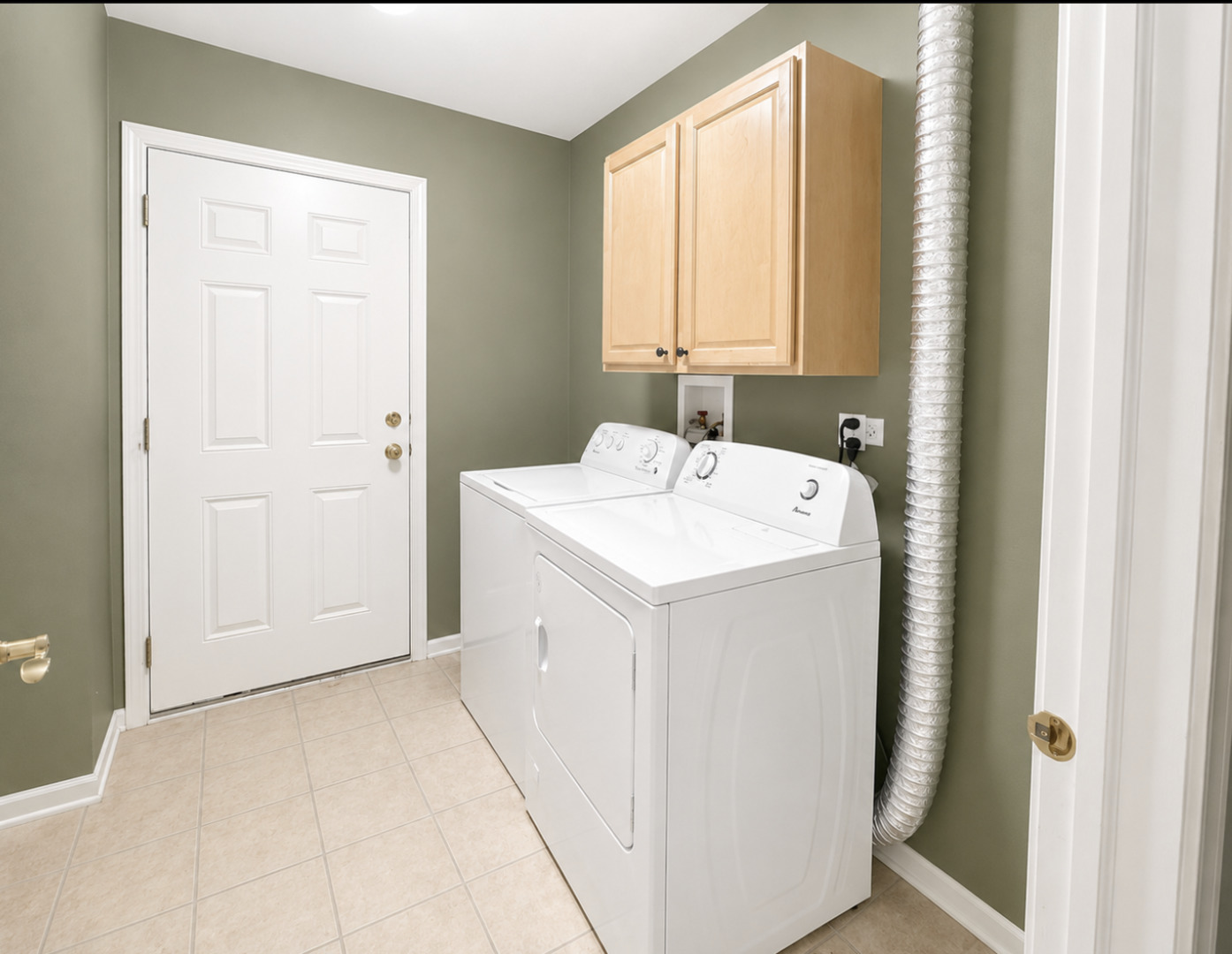 17th image of 3131 Saganashkee Ln, Naperville, IL 60564 | MLS# 12720798