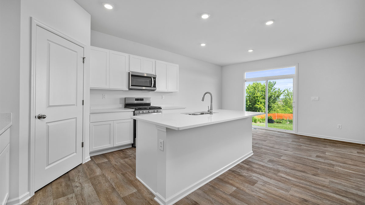 5th image of 914 Cascade Dr, Pingree Grove, IL 60140 | MLS# 12720810