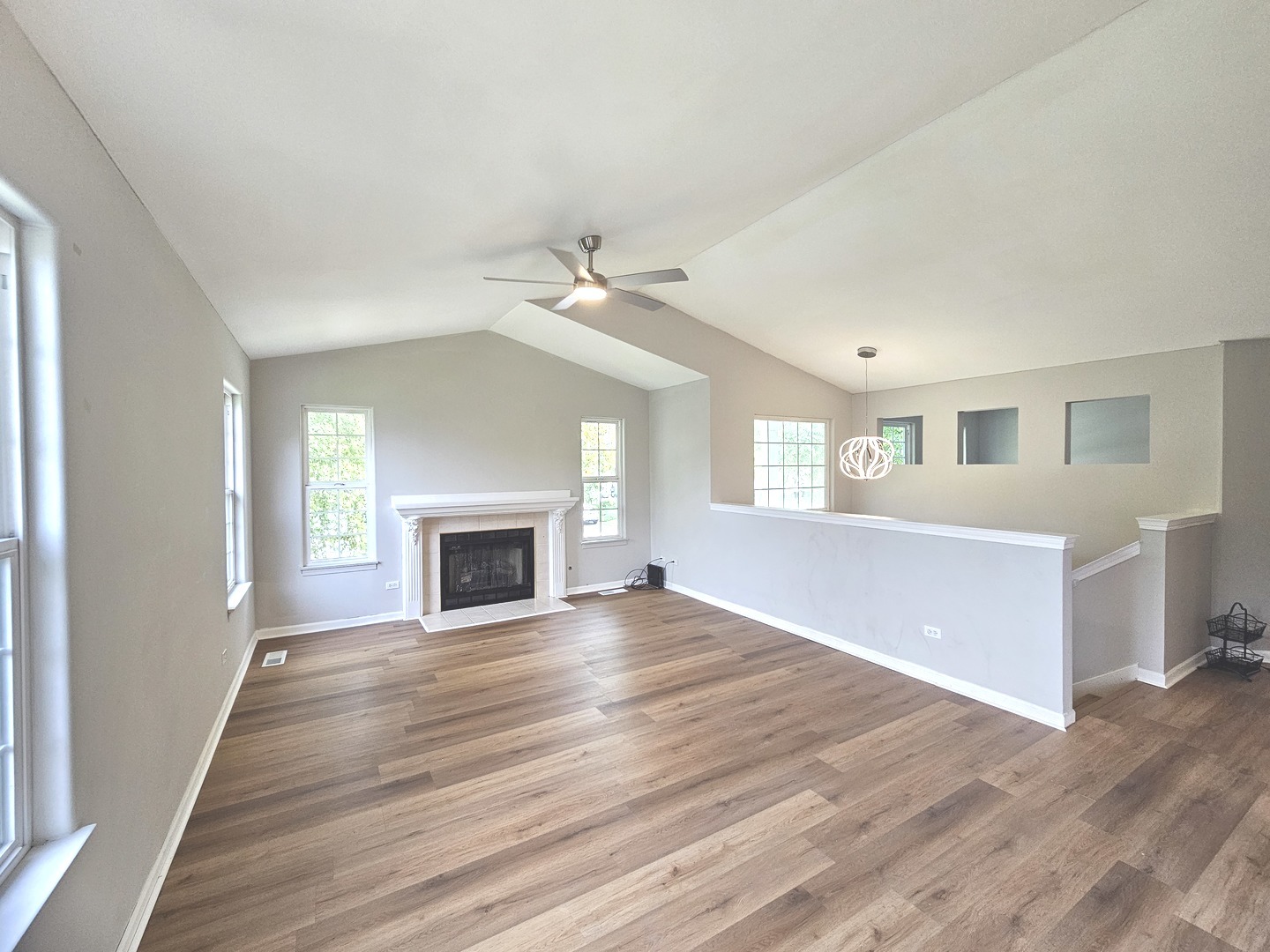 3rd image of 2201 Graystone Dr, Joliet, IL 60431 | MLS# 12720836
