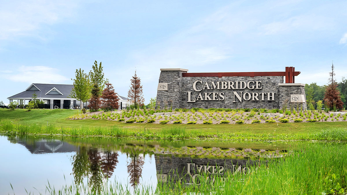 2nd image of 924 Cascade Dr, Pingree Grove, IL 60140 | MLS# 12720846