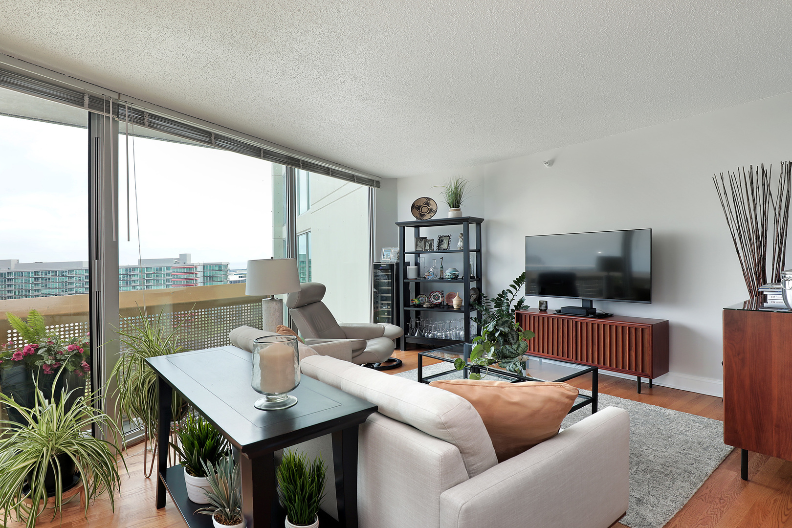 5th image of 1720 Maple Ave #1620, Evanston, IL 60201 | MLS# 12721136