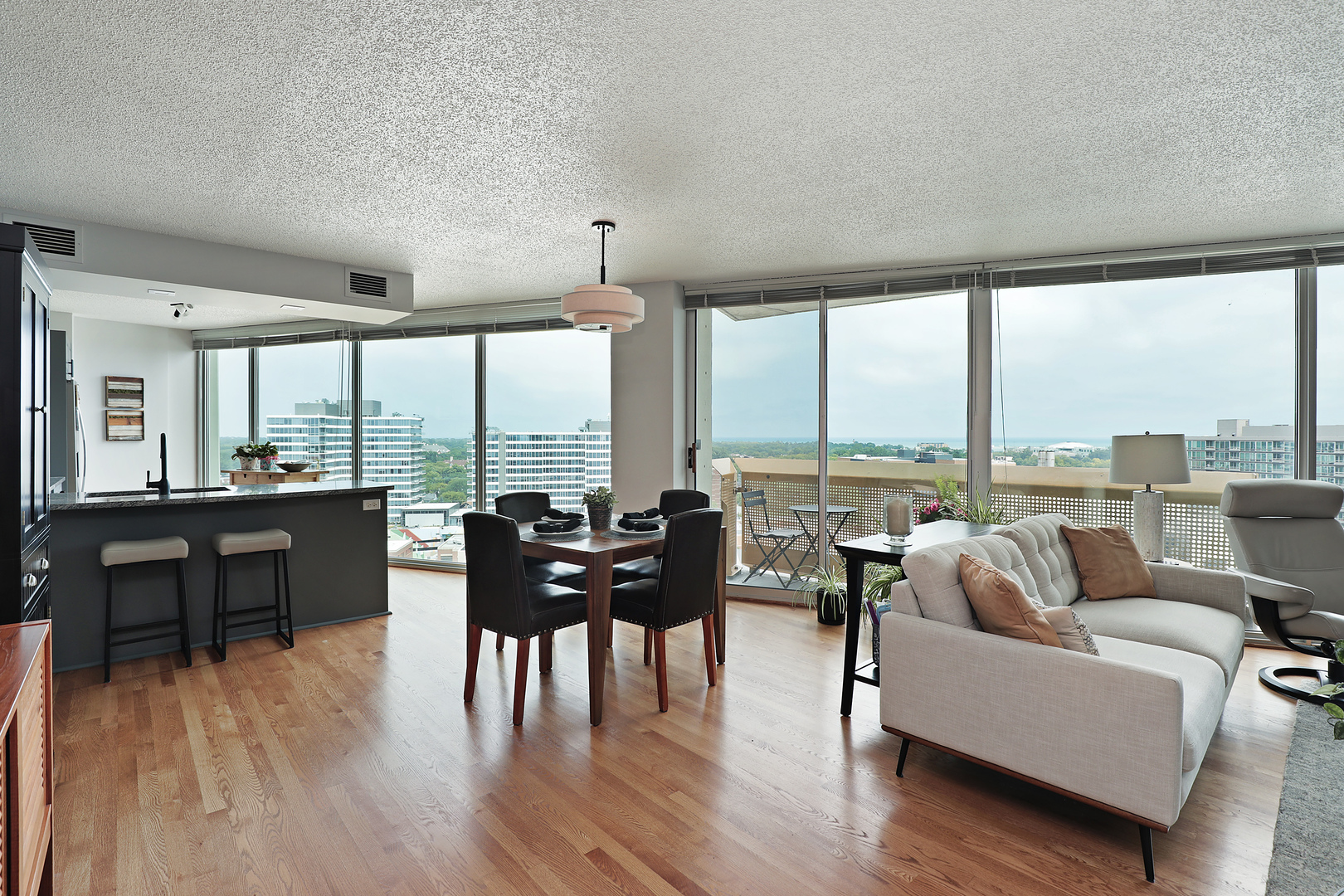 2nd image of 1720 Maple Ave #1620, Evanston, IL 60201 | MLS# 12721136
