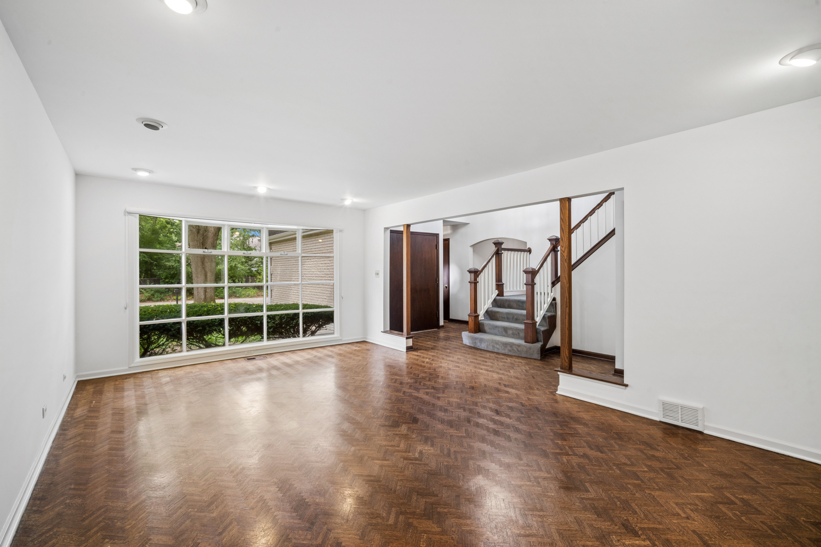 5th image of 1645 Sherwood Rd, Highland Park, IL 60035 | MLS# 12721149