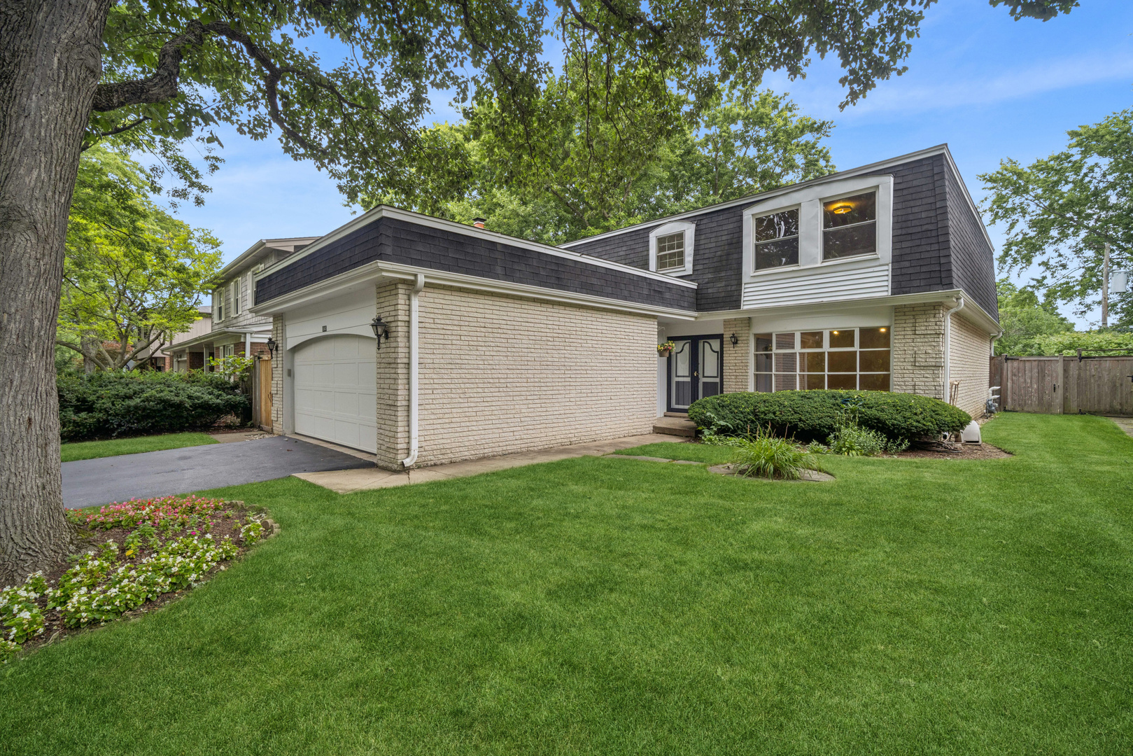 2nd image of 1645 Sherwood Rd, Highland Park, IL 60035 | MLS# 12721149